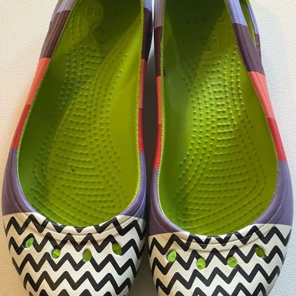 CROCS Shoes - Crocs flats Kadee mondo geo shoes